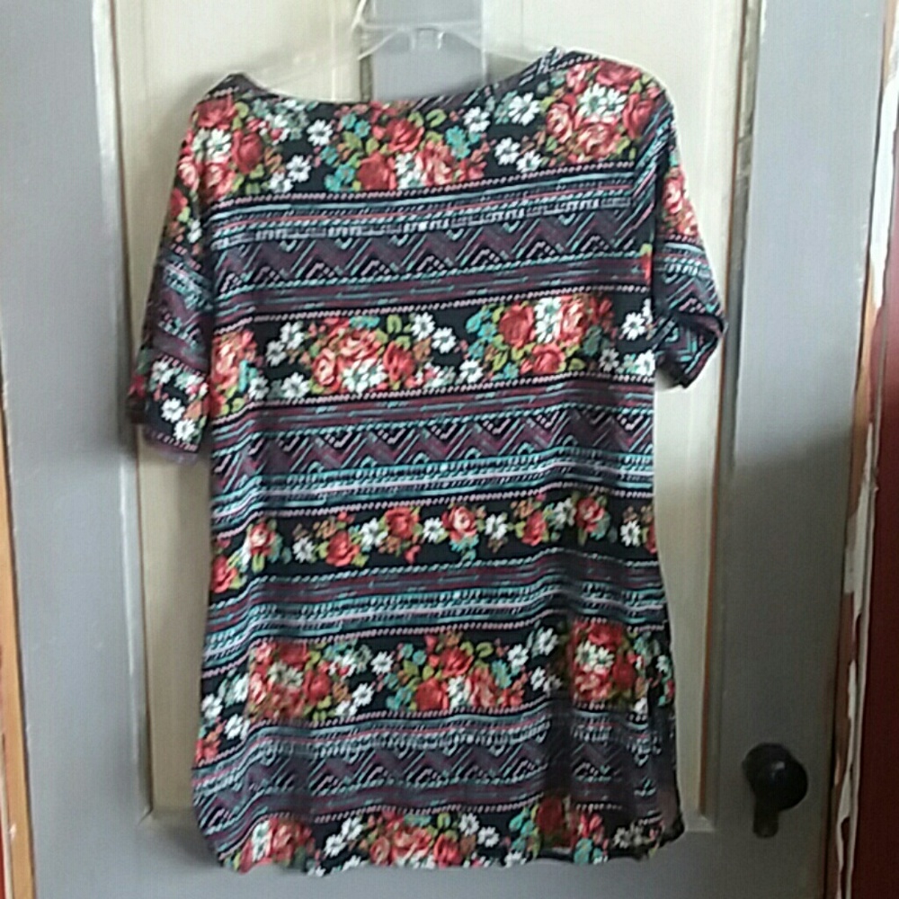 Tunic Tee graphic - Picture 3 of 4